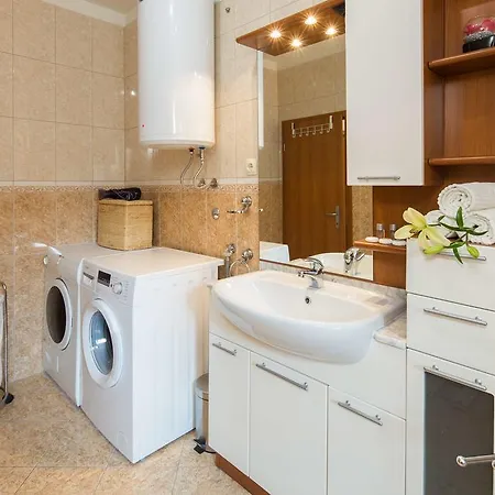 Apartment See Everlasting Split